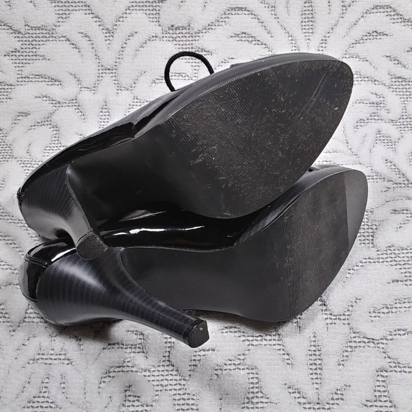 Heeled Patent Leather Oxfords by Voltage - Picture 5 of 6